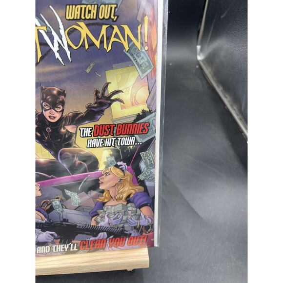 DC Comics Universe Watch Out, Catwoman! The Dust Bunnies. No.22 June 2020 Lot #2 - Picture 2 of 5